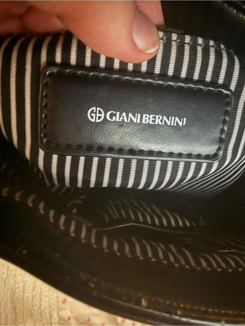 Vintage Giani Bernini Black Leather Shoulder/Crossbody Turnlock Handbag